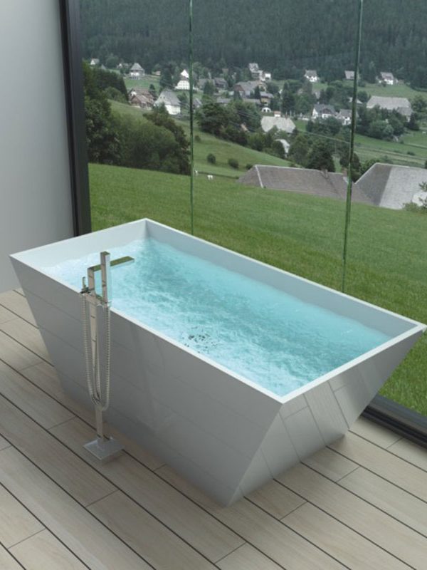 luxury bath tub