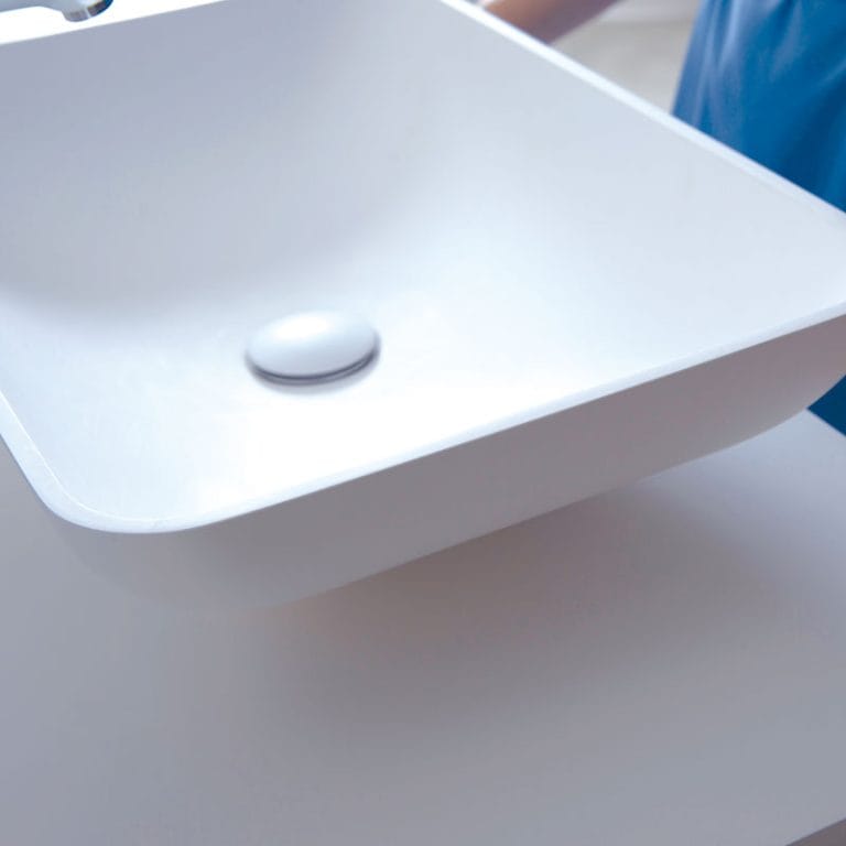 _UAV0920 sink bathroom